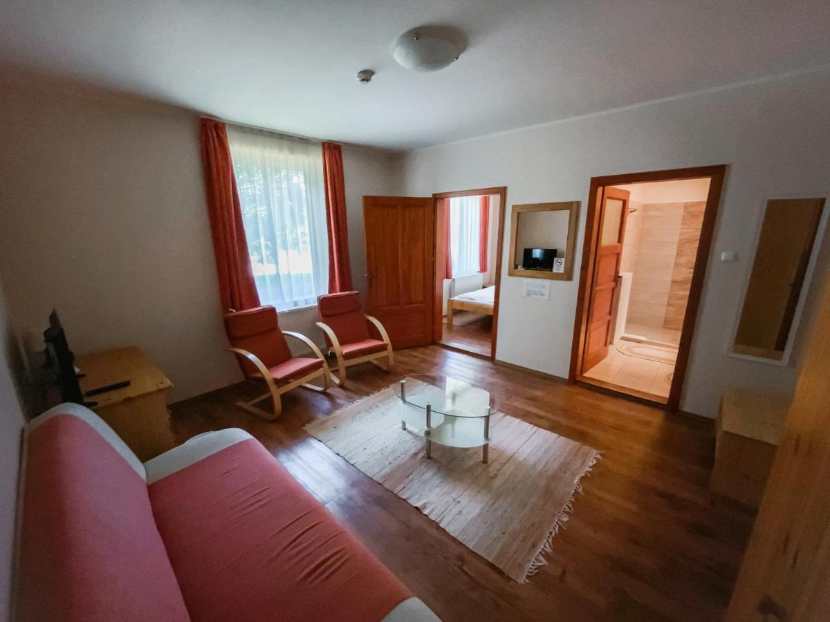 Anna Panzio Hotel Dunavarsany Exterior photo